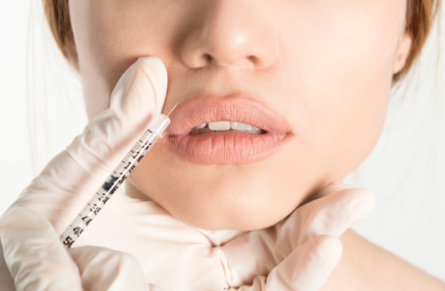 botox-injection-picture-id879931726 botox-injection-picture-id879931726